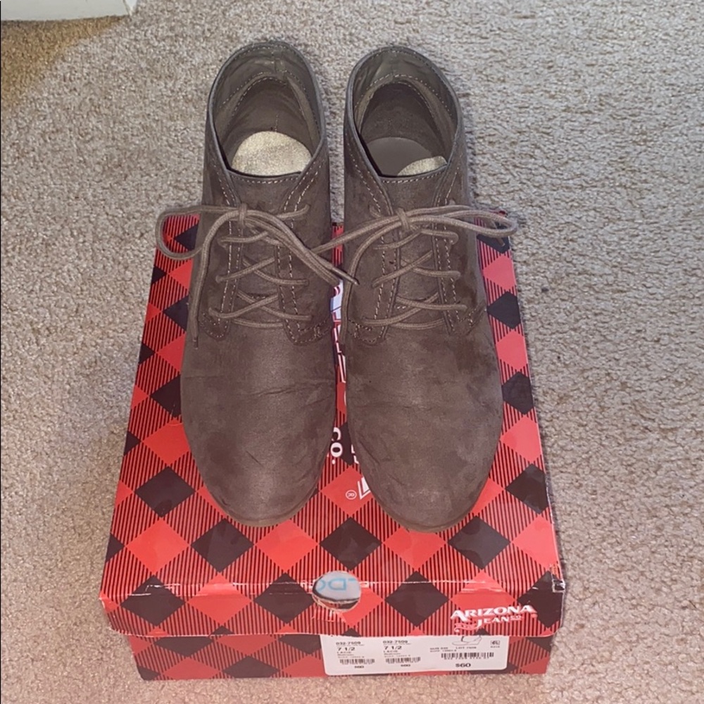 Arizona Booties-Style Lacie